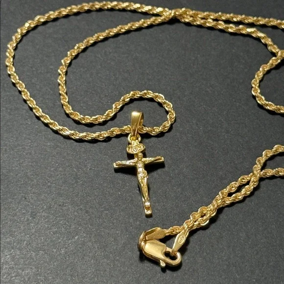 Elegant 925 sterling silver Gold Cross Pendant Necklace 18’ - Picture 12 of 13